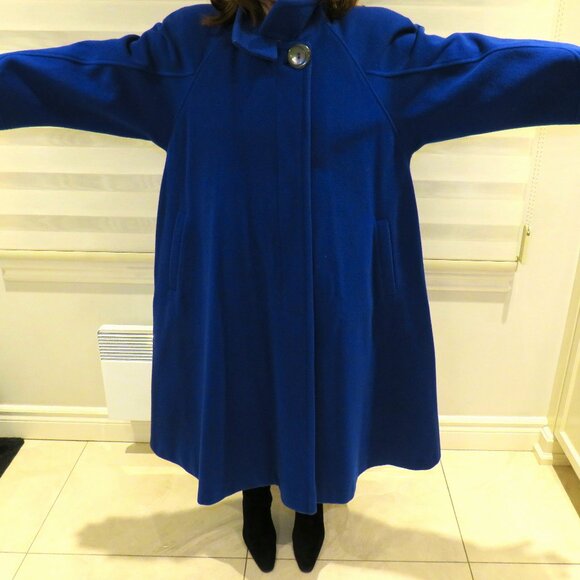 VINTAGE 1980's WOMEN'S FULL LENGTH WIDE (OVERSIZED) WOOL/NYLON WINTER SWING COAT - Picture 6 of 12